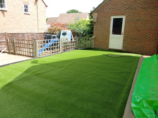 Artificial Garden Grass (Carpet Base)