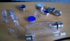 20 ml clear precision screw- thread vial. Round bottom and blue PTFE white septa RI-022